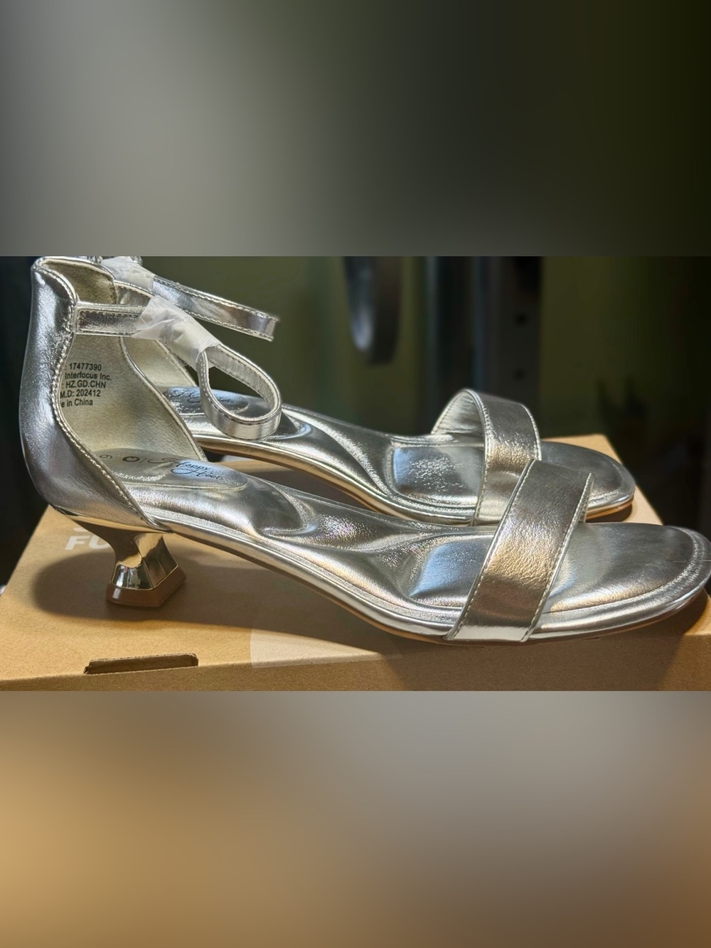 Comfortable Metallic Silver Strappy Open-Toe Heels